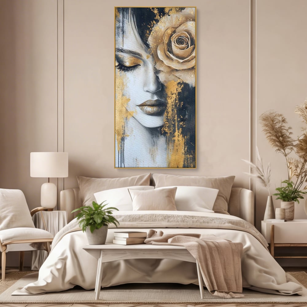 Tablou canvas cu tablou canvas portret feminin cu trandafir auriu, in rama de aluminiu auriu, pe perete intr-un dormitor